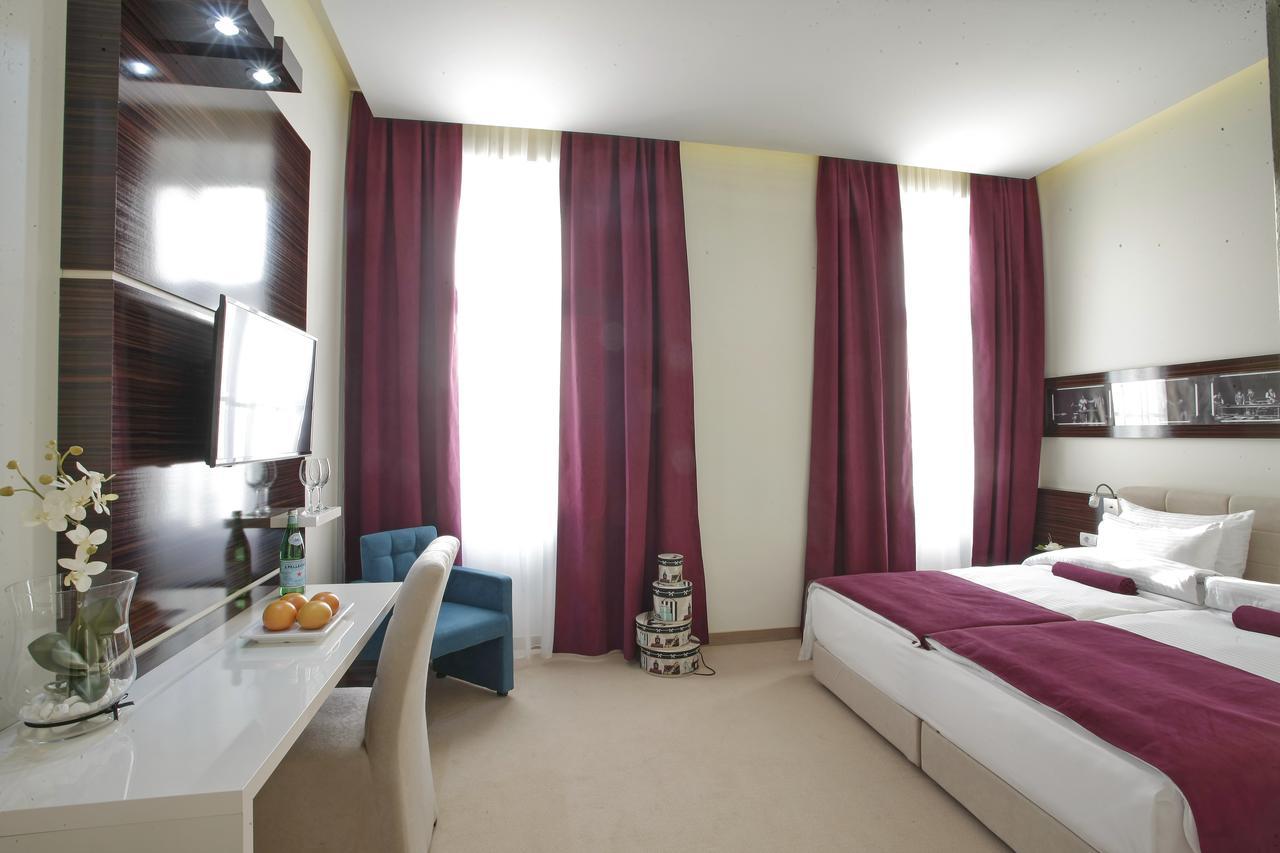 Hotel Theater Belgrade Garni Ngoại thất bức ảnh